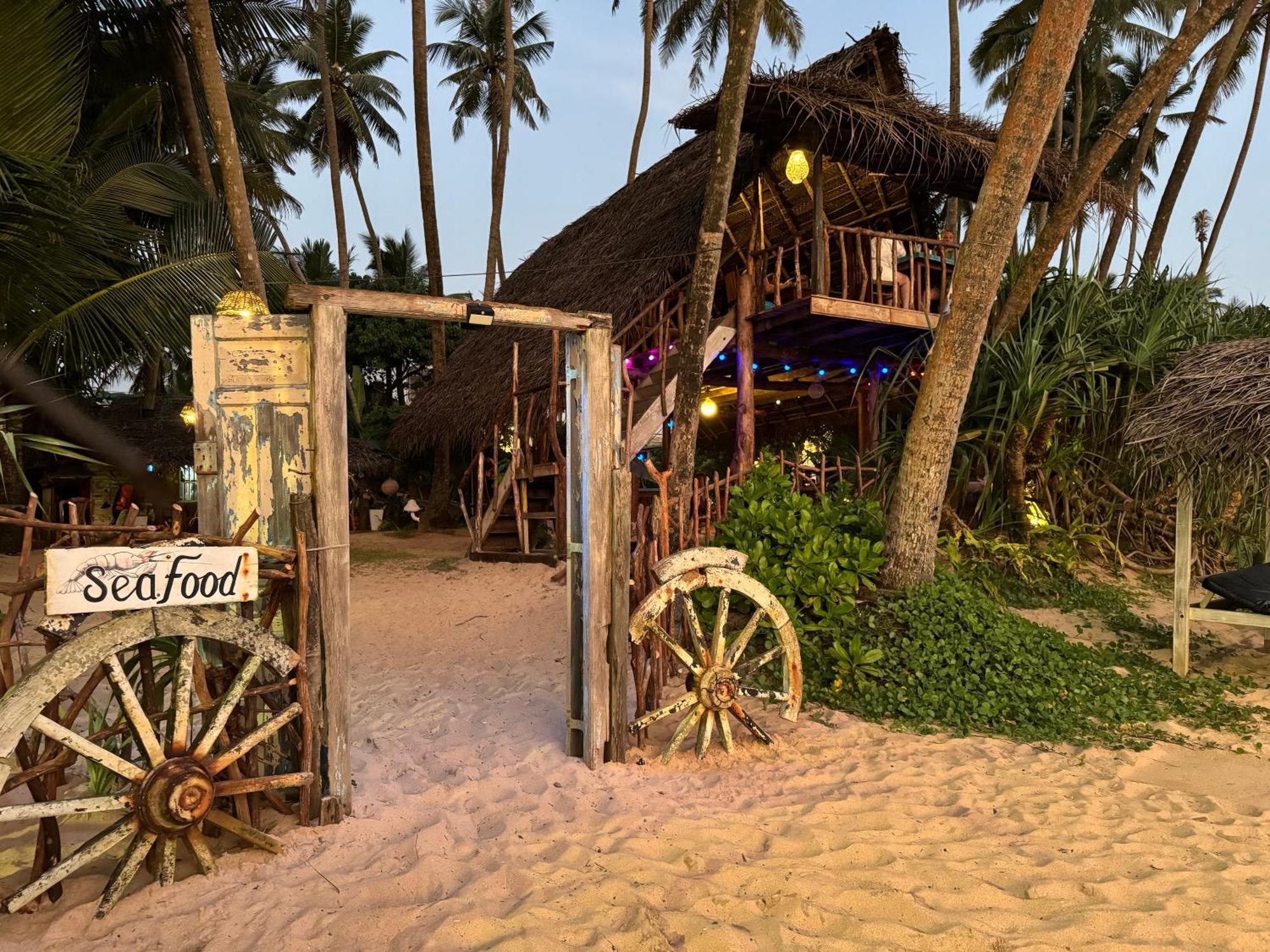 Villa La Kurumba Амбалангода Екстериор снимка